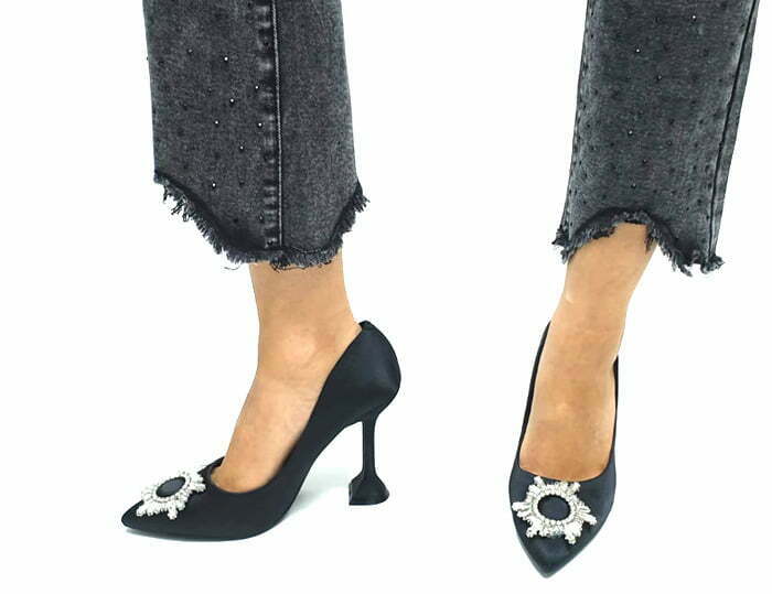 נעלי עקב לנשים – דגם עומר – שחור.