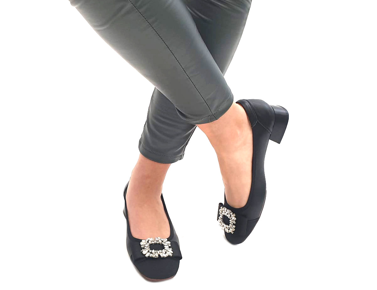 נעליים שטוחות לנשים - דגם אפרת שחורות