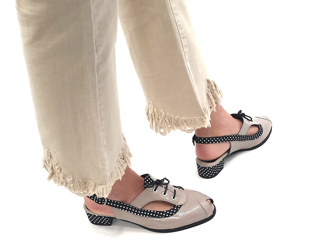 סנדלים שטוחים - דגם אן-נעליים שטוחות לנשים